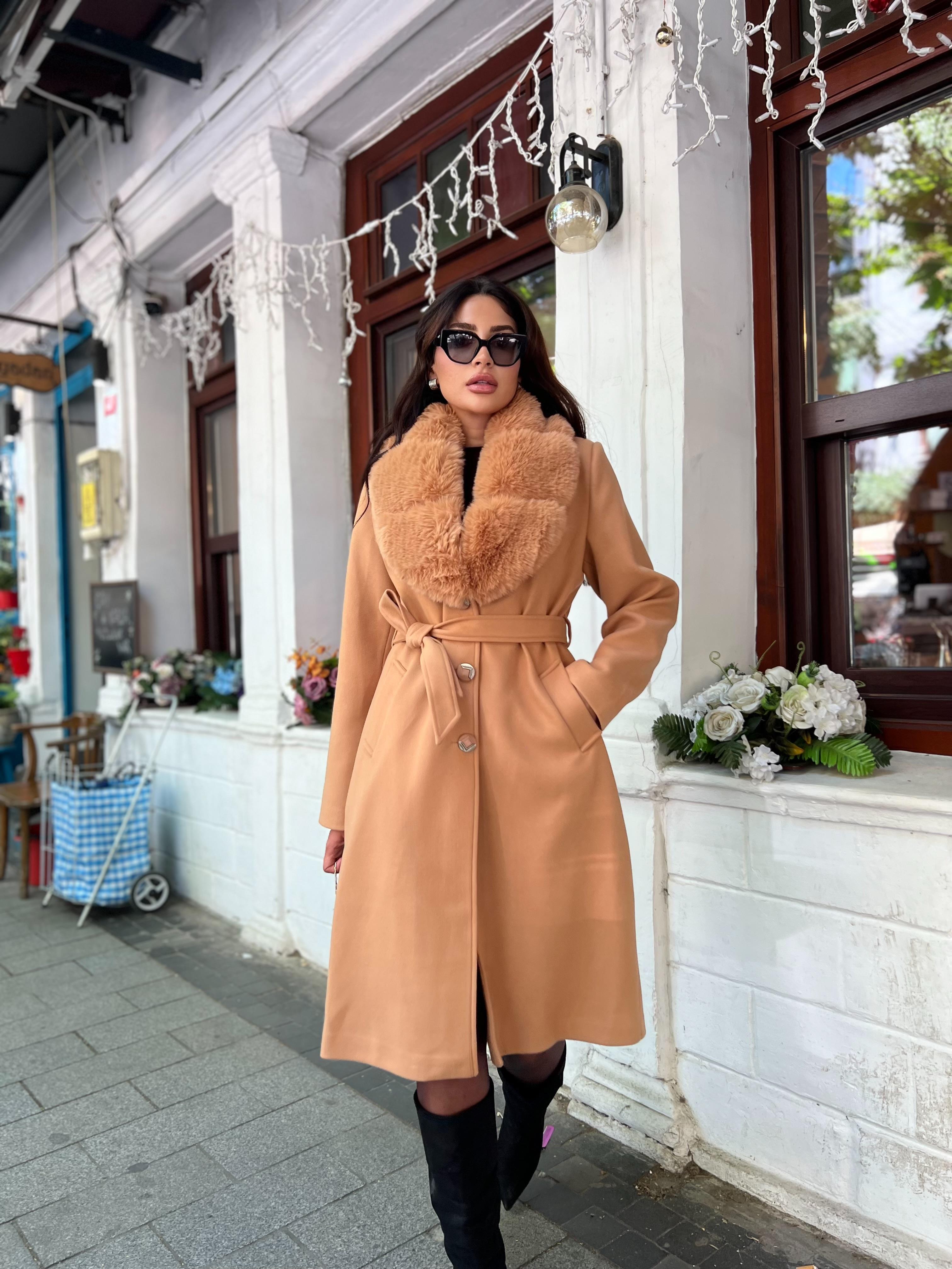 Yakası Kürk Detaylı Premium Kalite Kaban Vizon