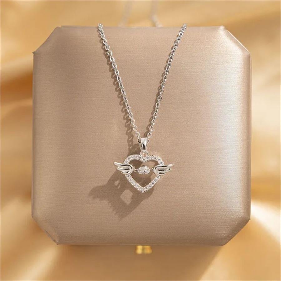 Kanatlı Kalp Silver Zincirli Kolye 