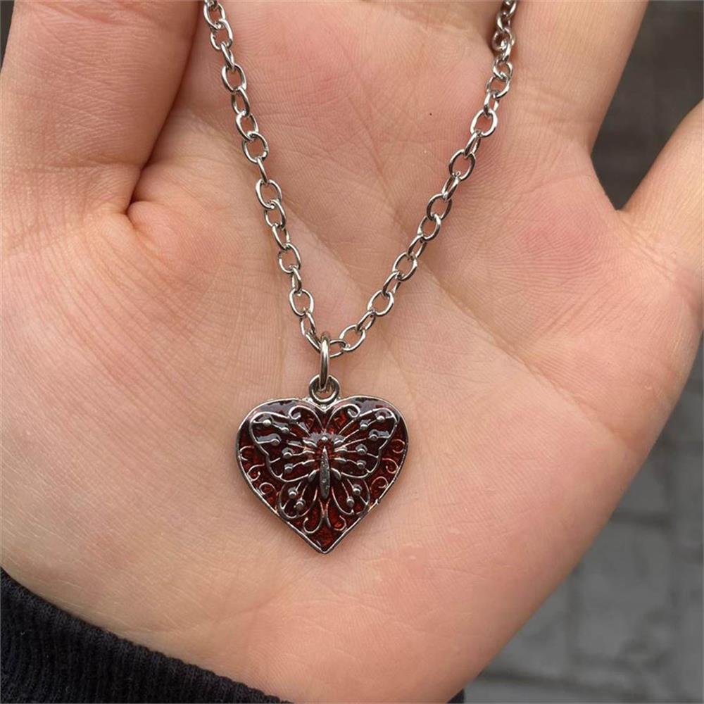 Resinous Heart Butterfly Kolye