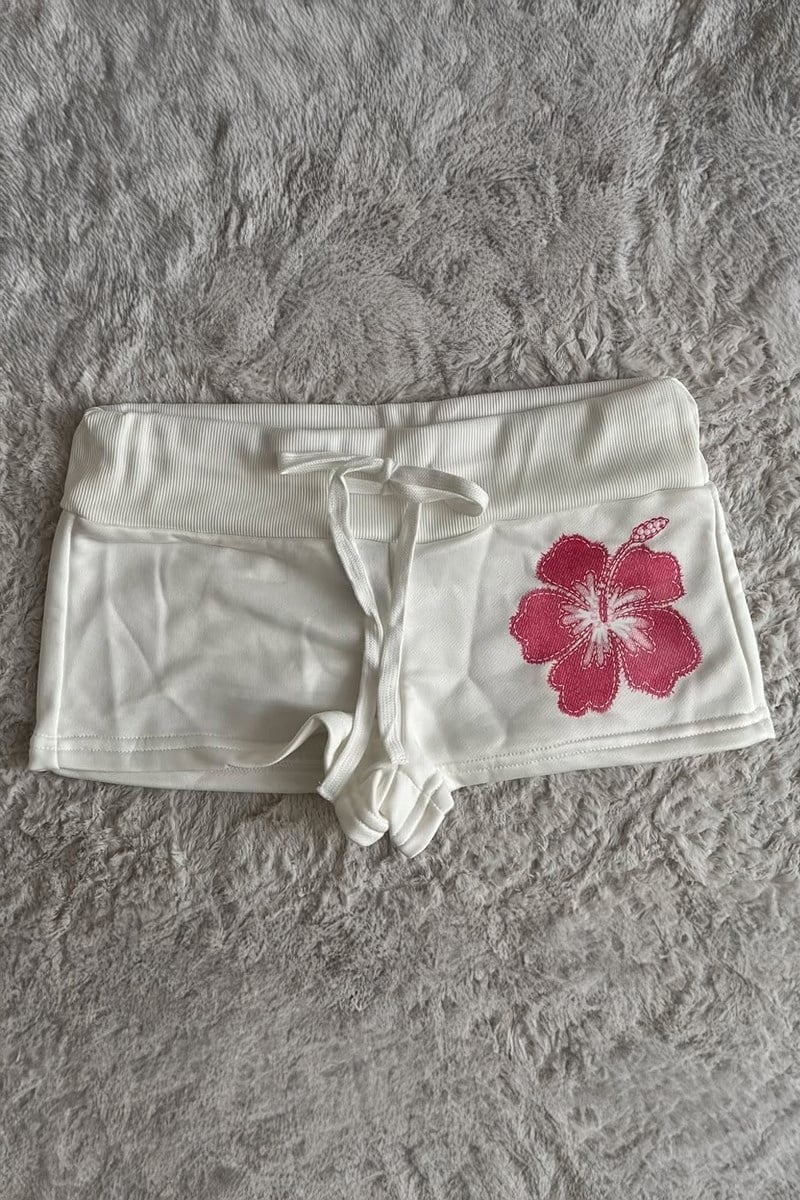 Beyaz Pembe Hibiskus Çiçeği İpli Y2K Mini Şort