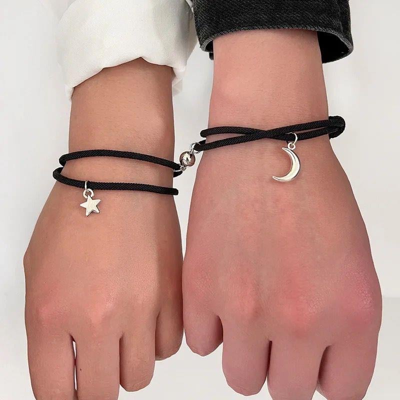 Moon & Star Mıknatıslı Çift Bileklik