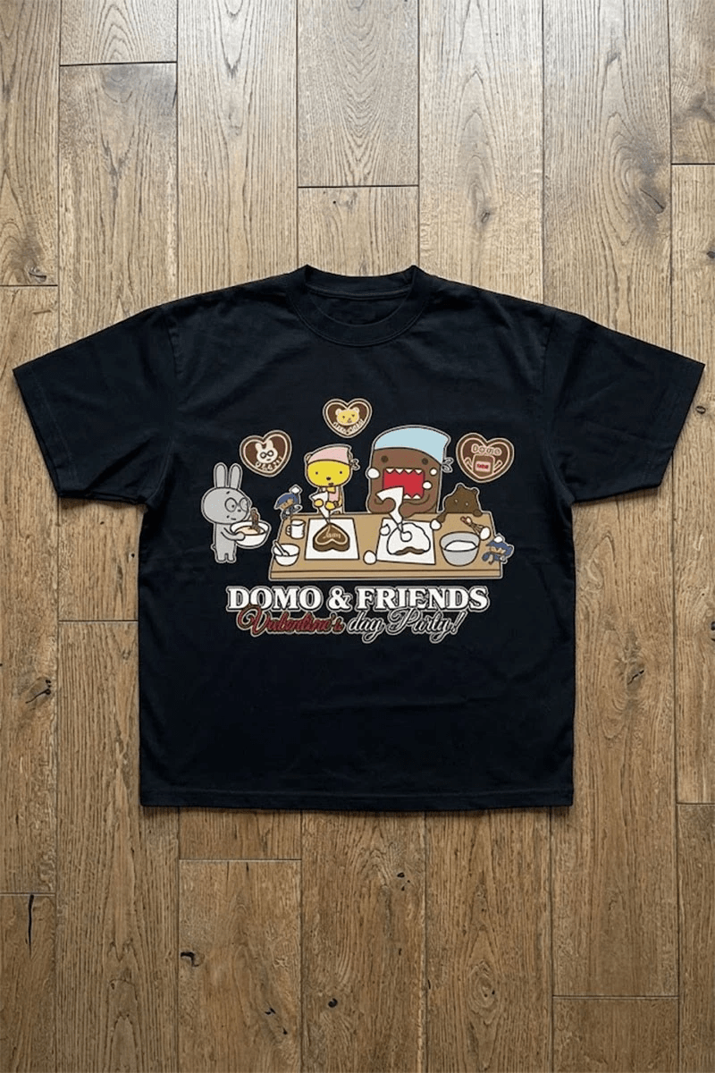 Siyah Anime Domo & Friends Valentine's Day Party Unisex T-Shirt