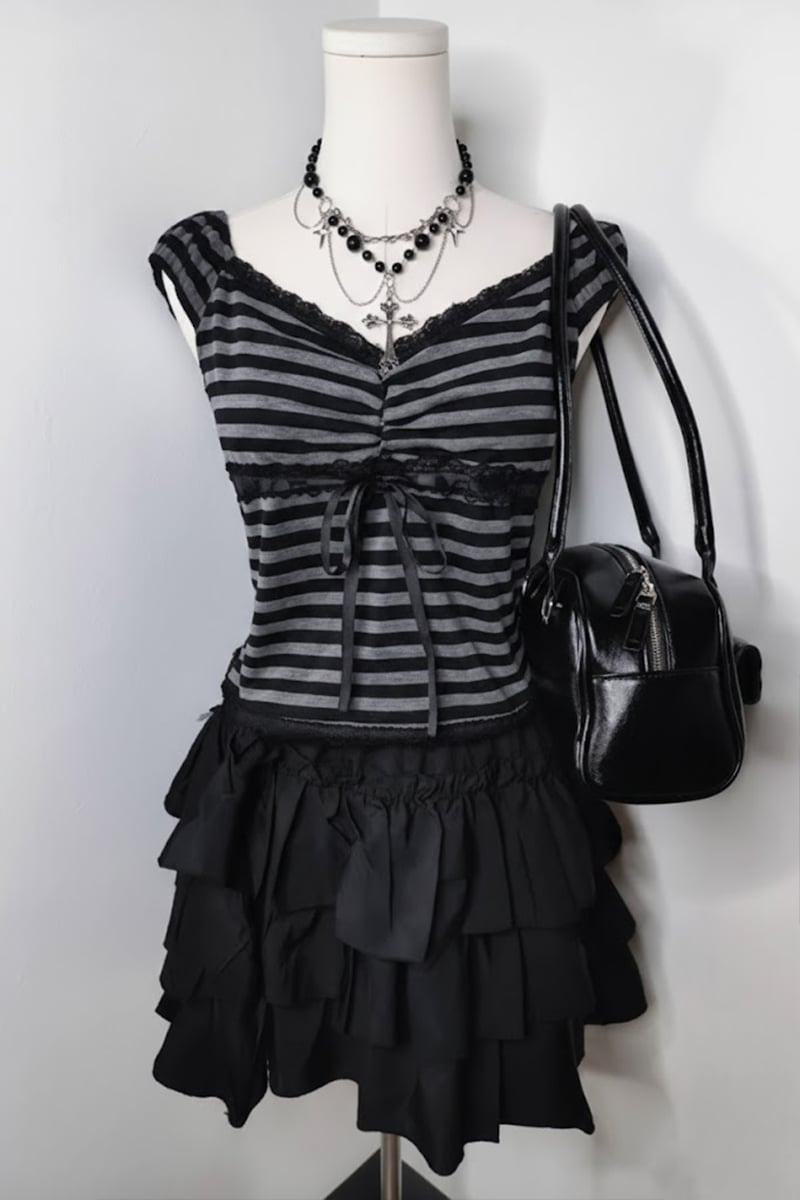 Siyah Antrasit Çizgili Grunge Fiyonklu Dantelli Y2K Kısa Kollu Crop