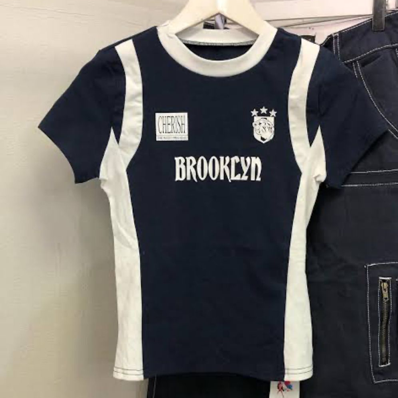 Siyah Şerit Detaylı Brooklyn Kısa Kollu Crop