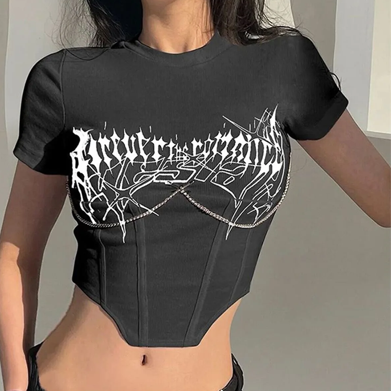Siyah Zincir Detaylı Üçgen Kesim Gothic Yarım T-Shirt