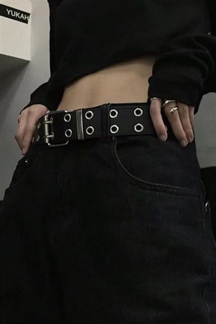Siyah Kuşgözü Kare Tokalı Gotik Deri Kemer