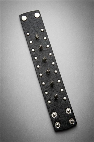 Siyah Piramitli Punk Zımbalı Gotik Deri Bileklik