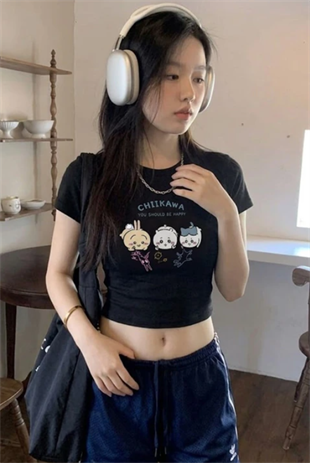 Siyah Chiikawa ''You Should Be Happy'' Y2K Kısa Kollu Crop