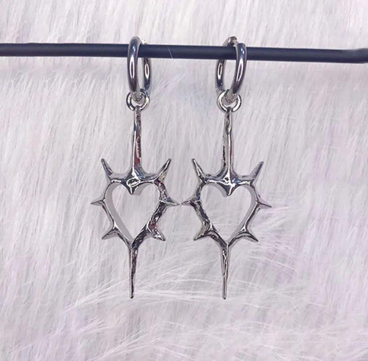 Gothic Thorny Heart Silver Küpe