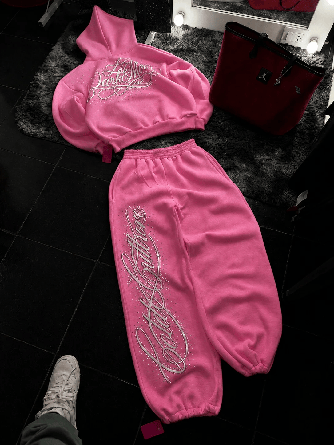 Pembe Confidence Detaylı Baggy Unisex Eşofman Takımı
