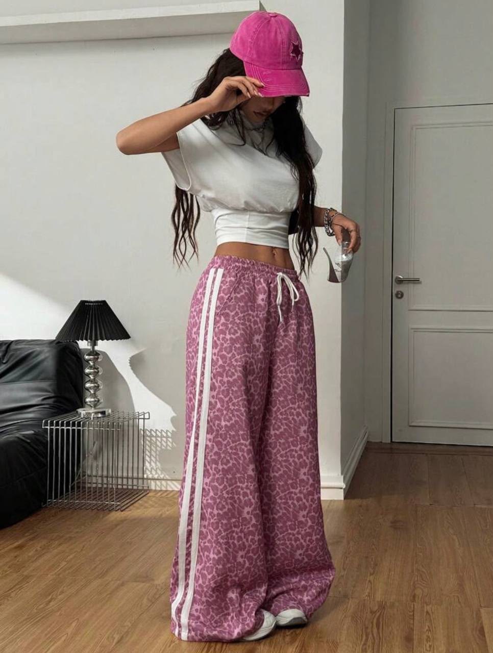 Pembe Prep Şeritli Oversize Eşofman Altı 