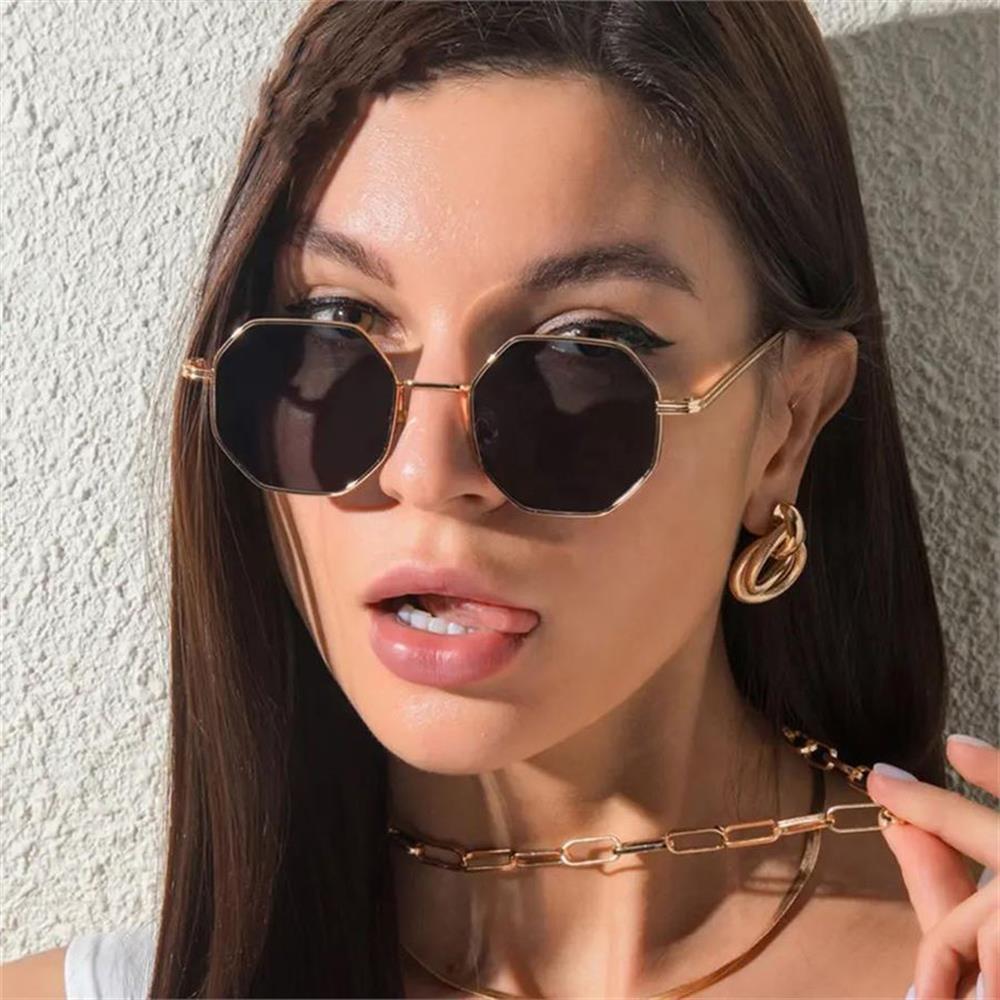 Sekizgen Gold Çerçeveli Siyah Camlı Güneş Gözlüğü