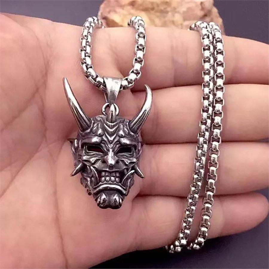 Silver Boynuzlu Şeytan Yüzü Kolye