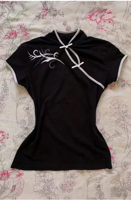 Siyah Çin Yakalı Floral Motifli Beyaz Şeritli Vintage Y2K Kısa Kollu Crop