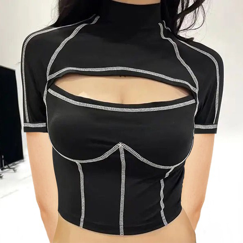 Siyah Parçalı Ters Dikiş Kısa Kollu Crop