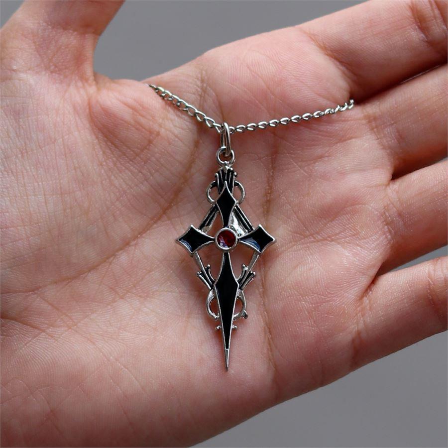 Siyah Sacina Gothic Cross Kolye