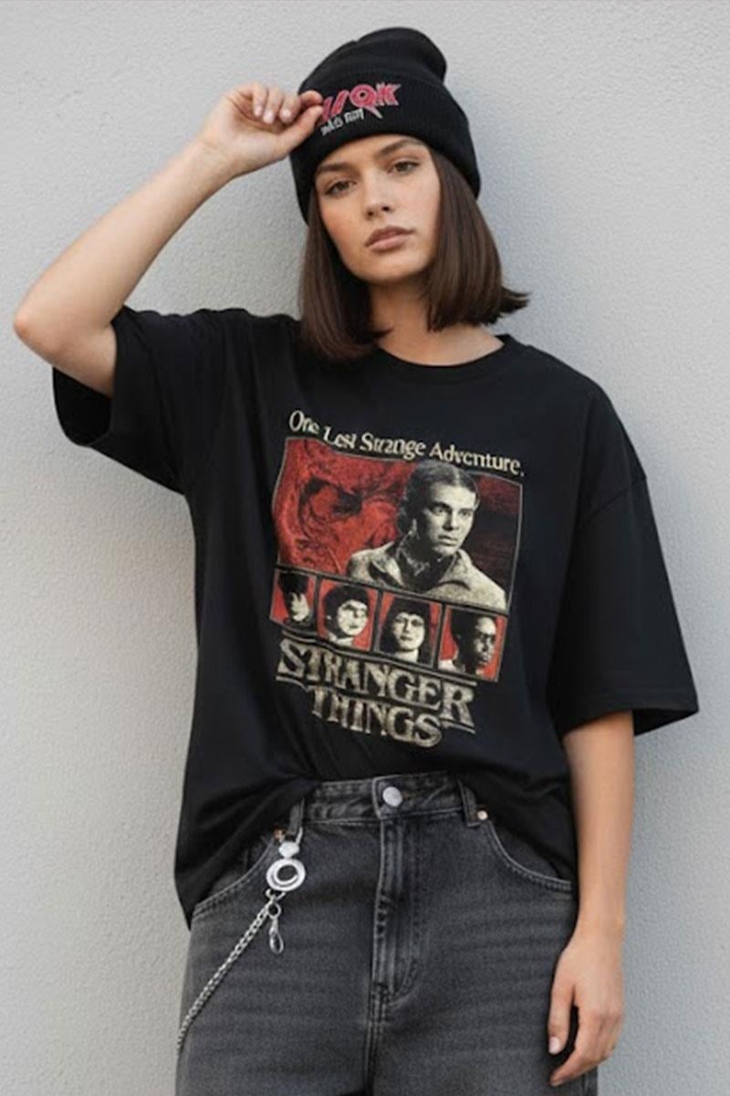 Siyah Stranger Things ''One Last Strange Adventure'' Unisex T-Shirt