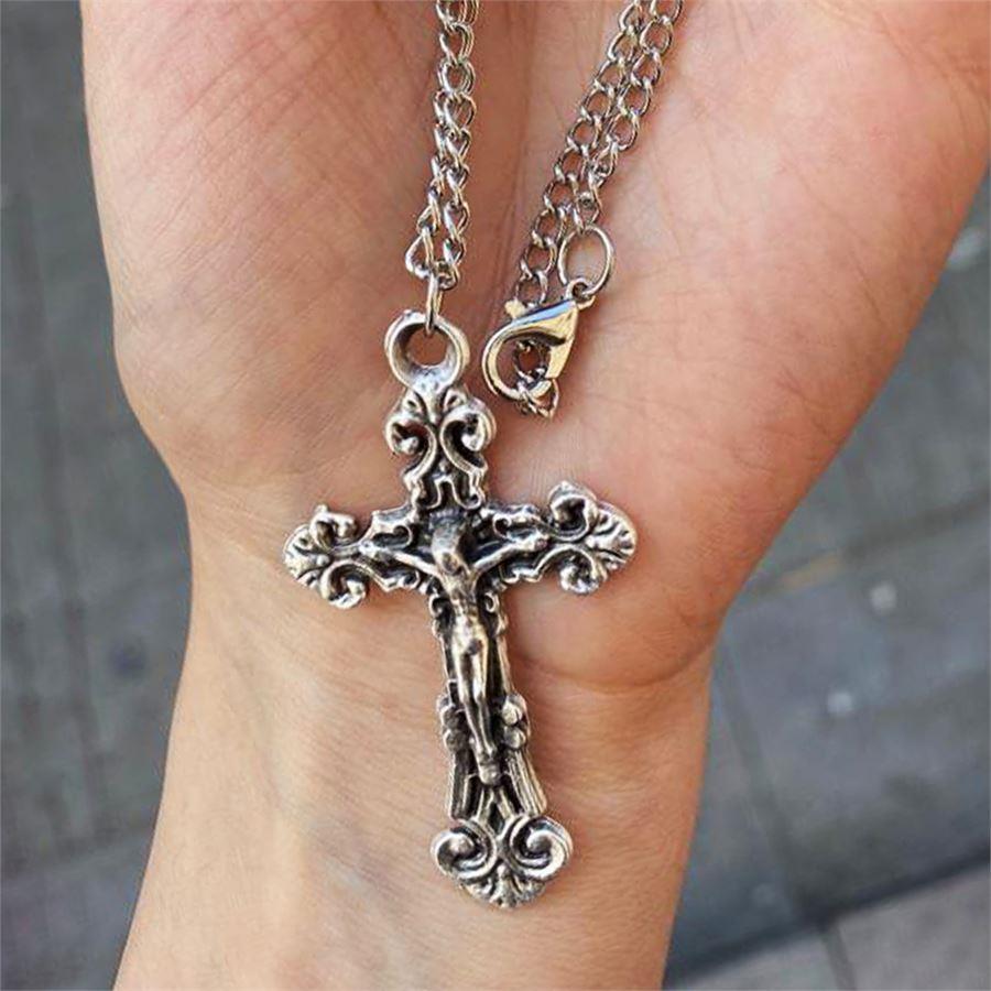 Yeni Zincirli Cross With Jesus Kolye