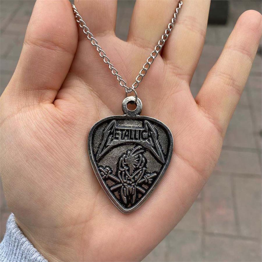 Zincirli Metallica Cliff 'Em All Pena Kolye 