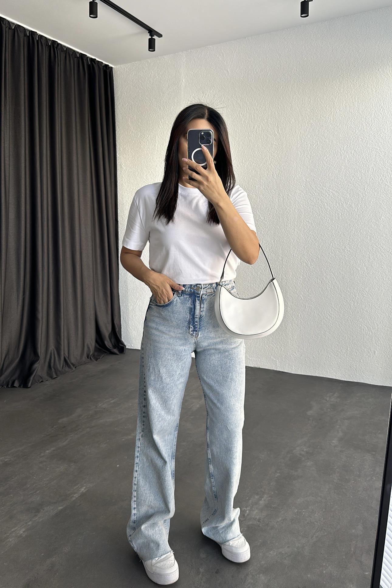 Açık Mavi Marka Etiketli Straıght Fit Jean