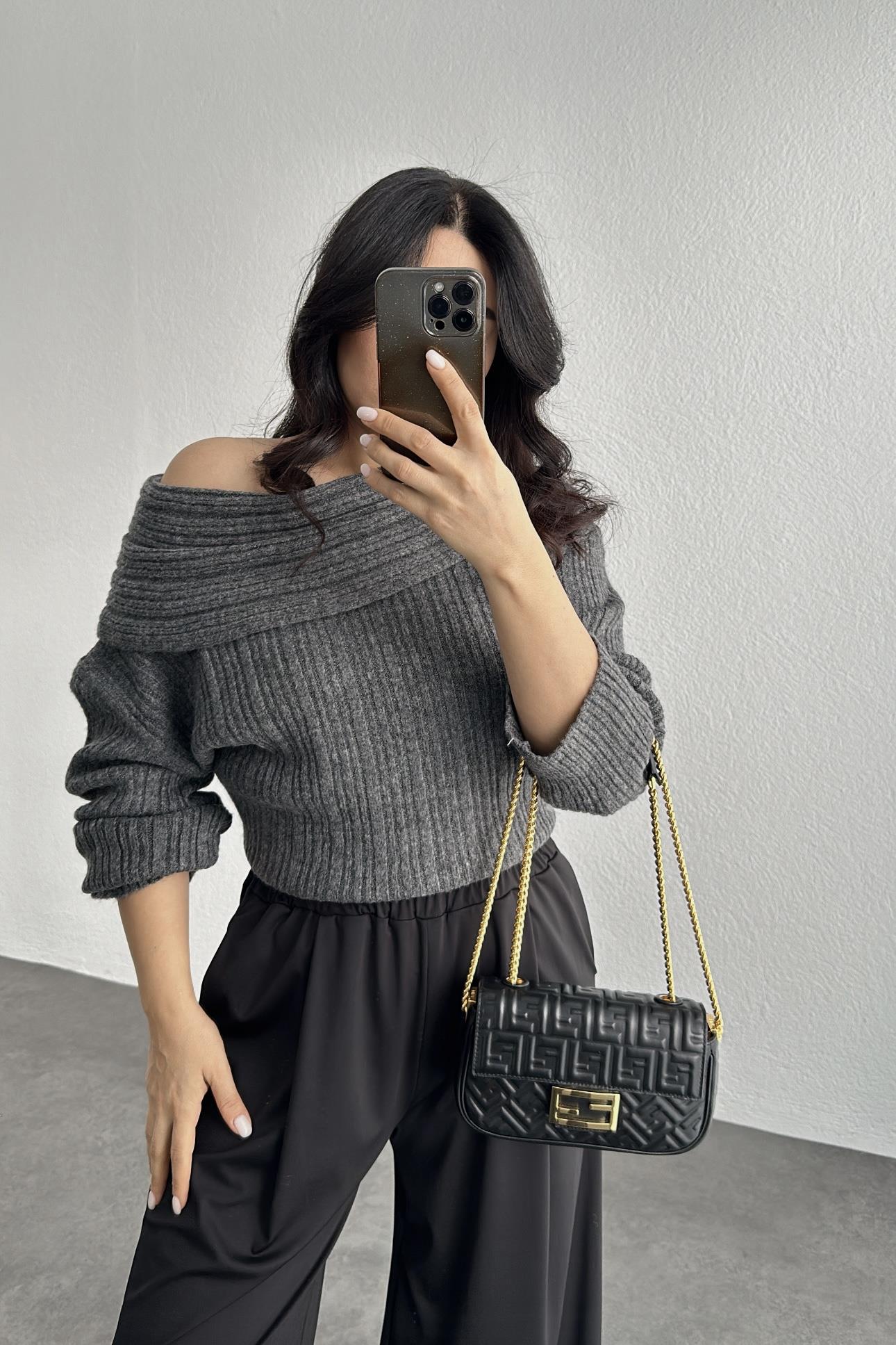 Antrasit Degaje Yaka Fitilli Kısa Triko