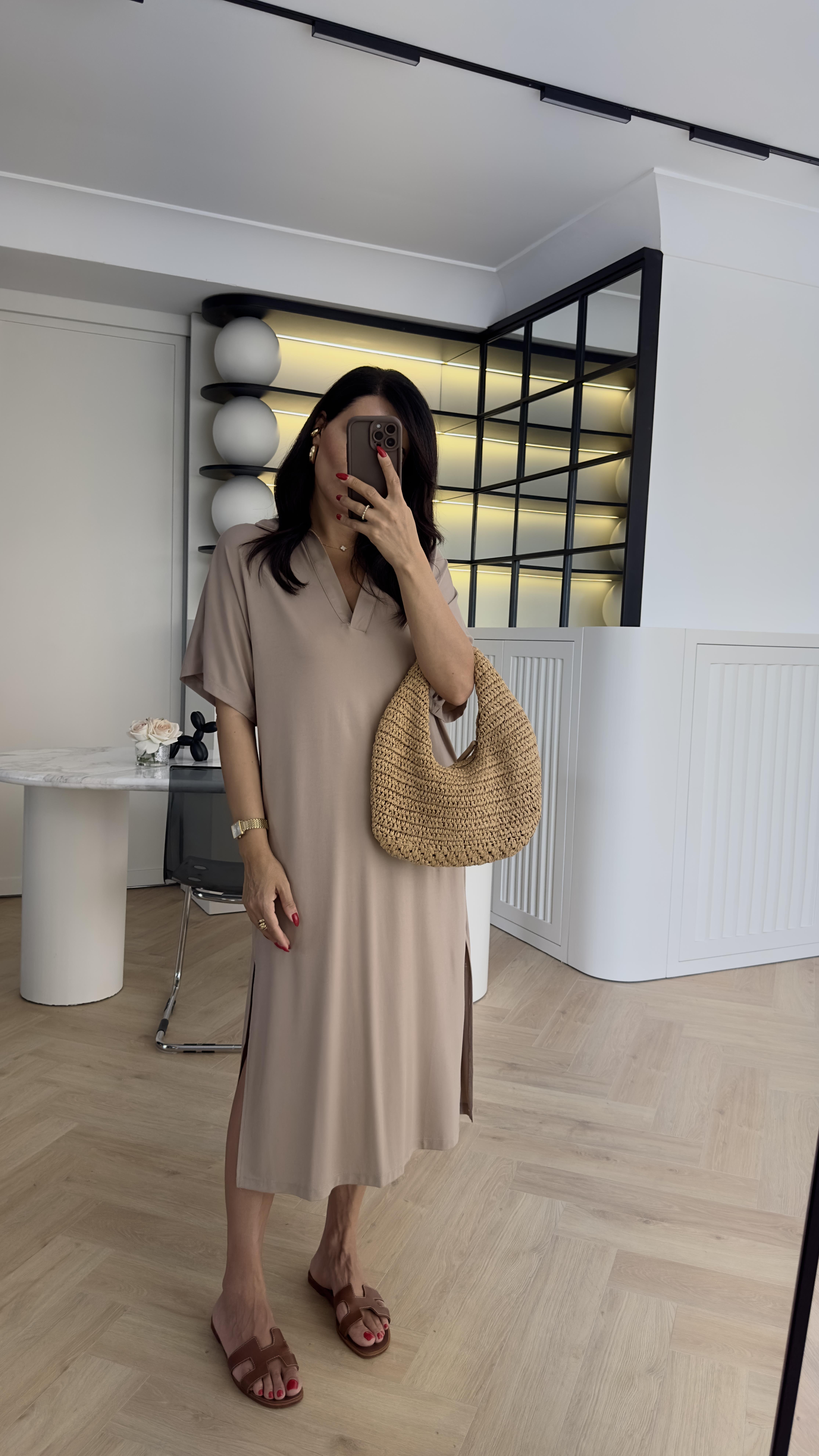 Bej Modal Kumaş Yırtmaçlı Rahat Kalıp Elbise 