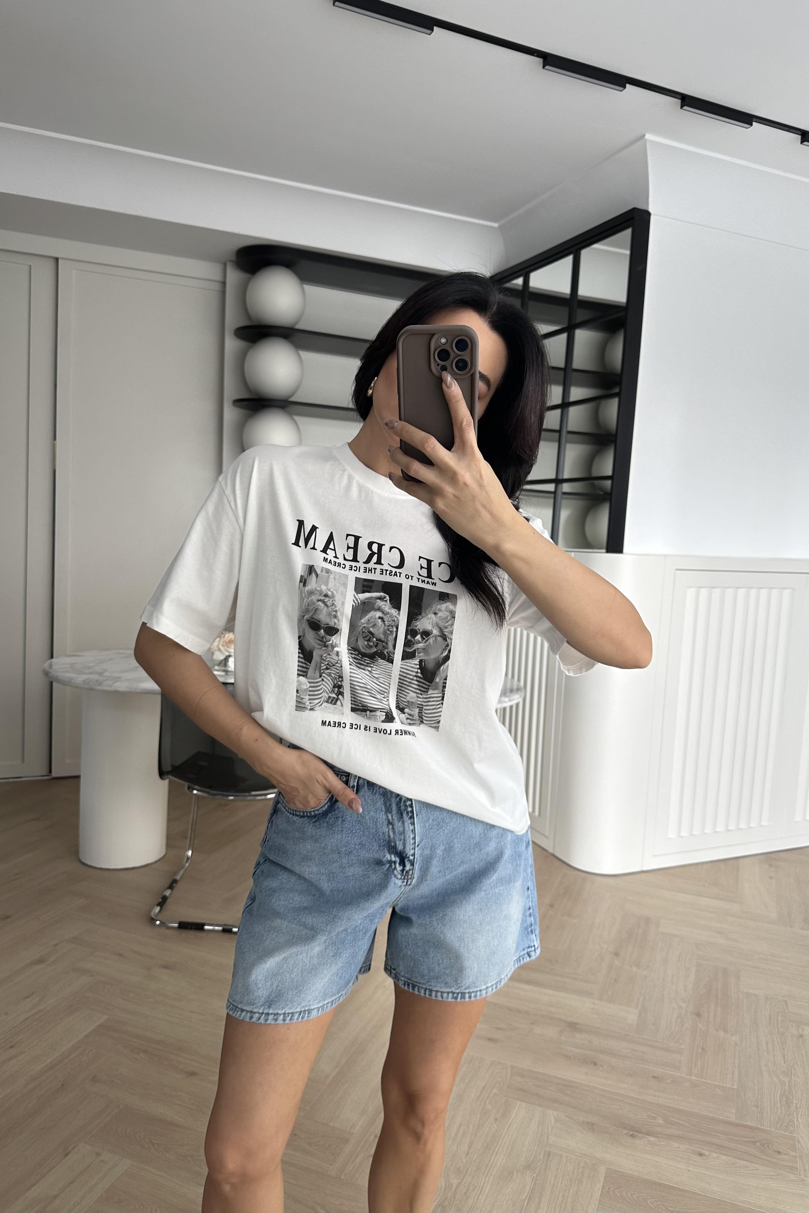 Beyaz Ice Cream Sloganlı Tişört 