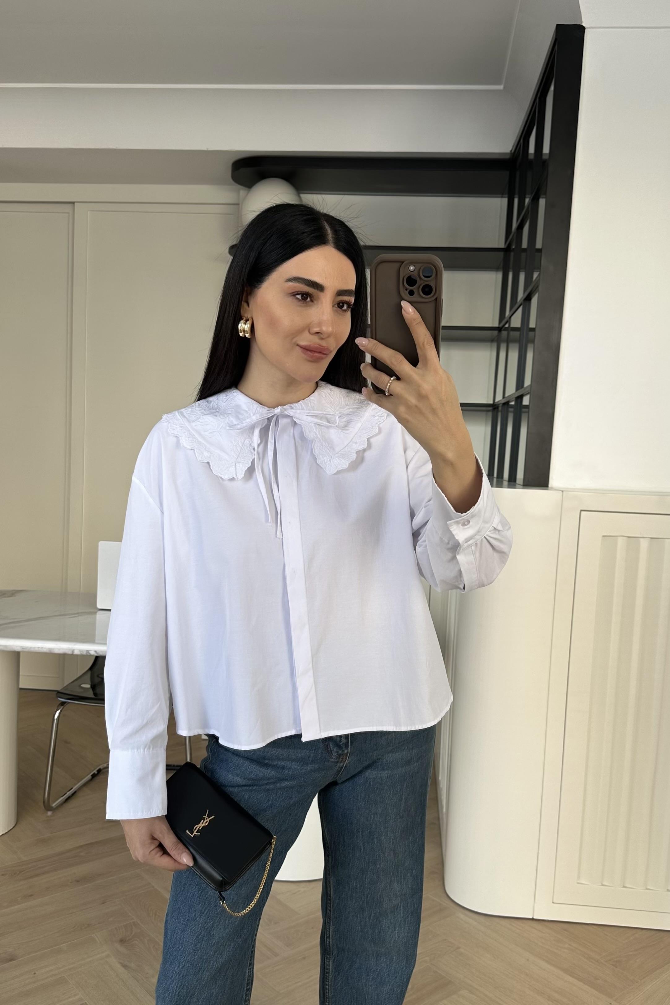 Beyaz Yakası Nakışlı Poplin Gömlek