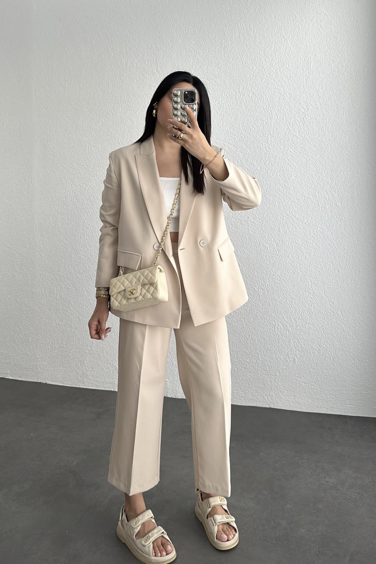 Bilek Boy Pantolonlu Takım Bej