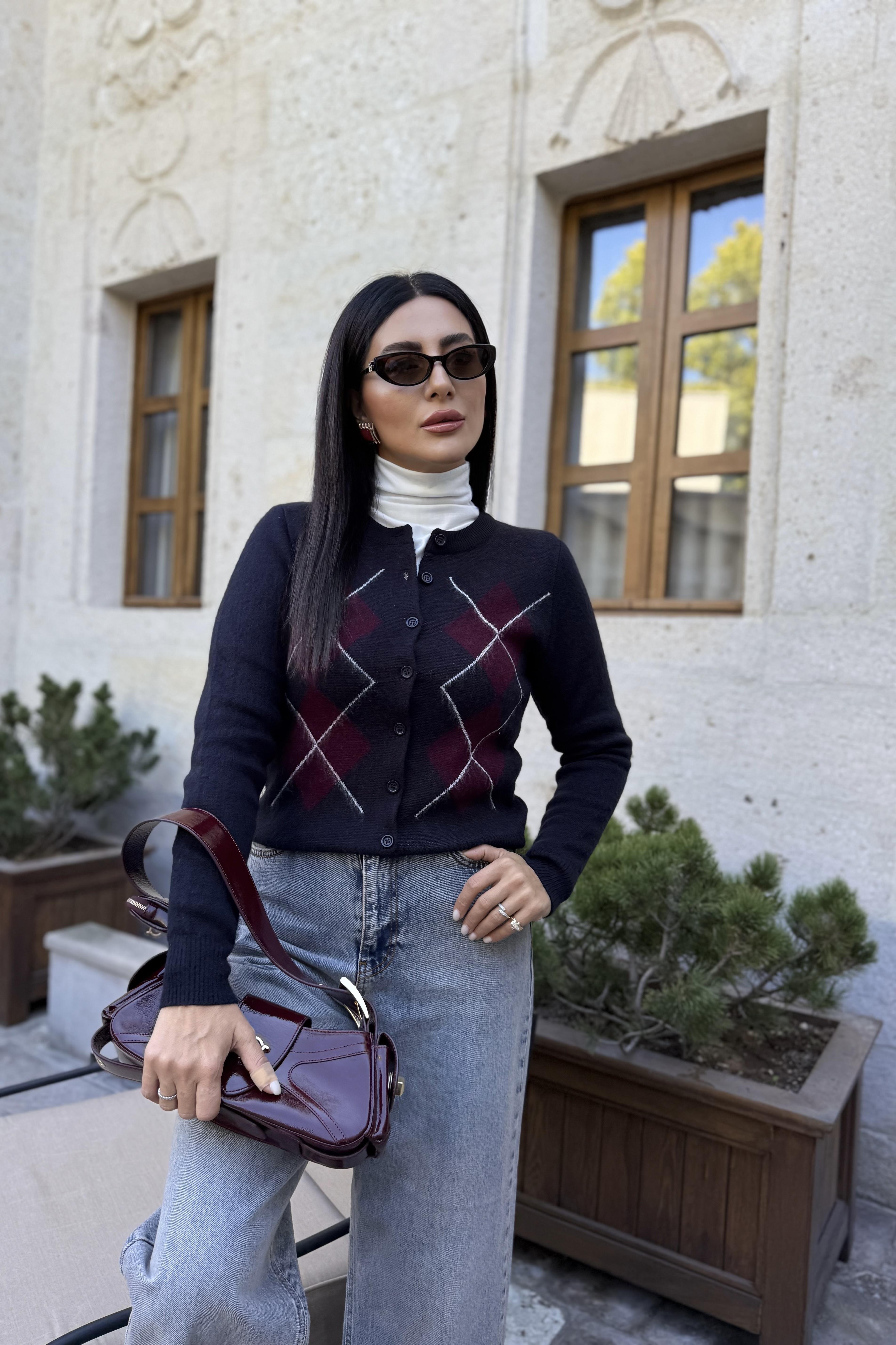BORDO BAKLAVA DESENLİ ŞARDONLU HIRKA