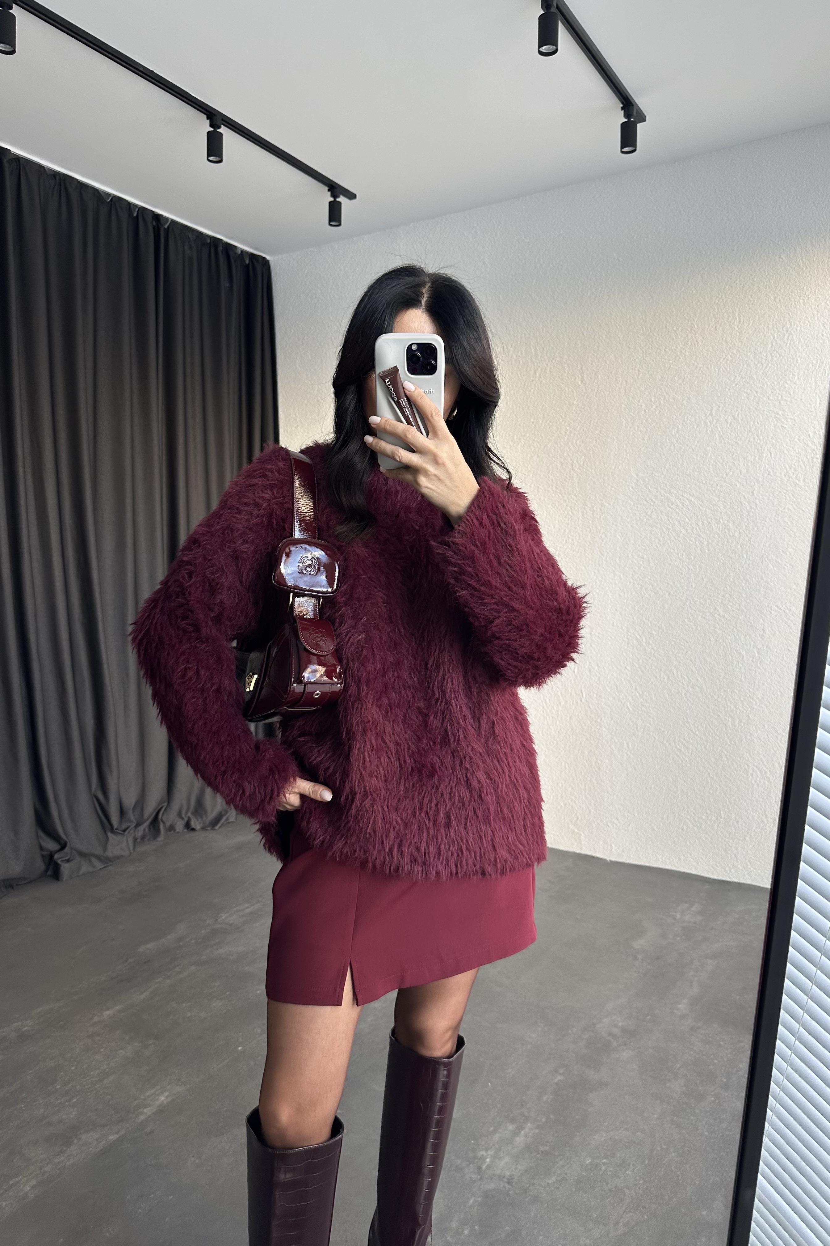 Bordo Renk Yumuşak Peluş Kazak 