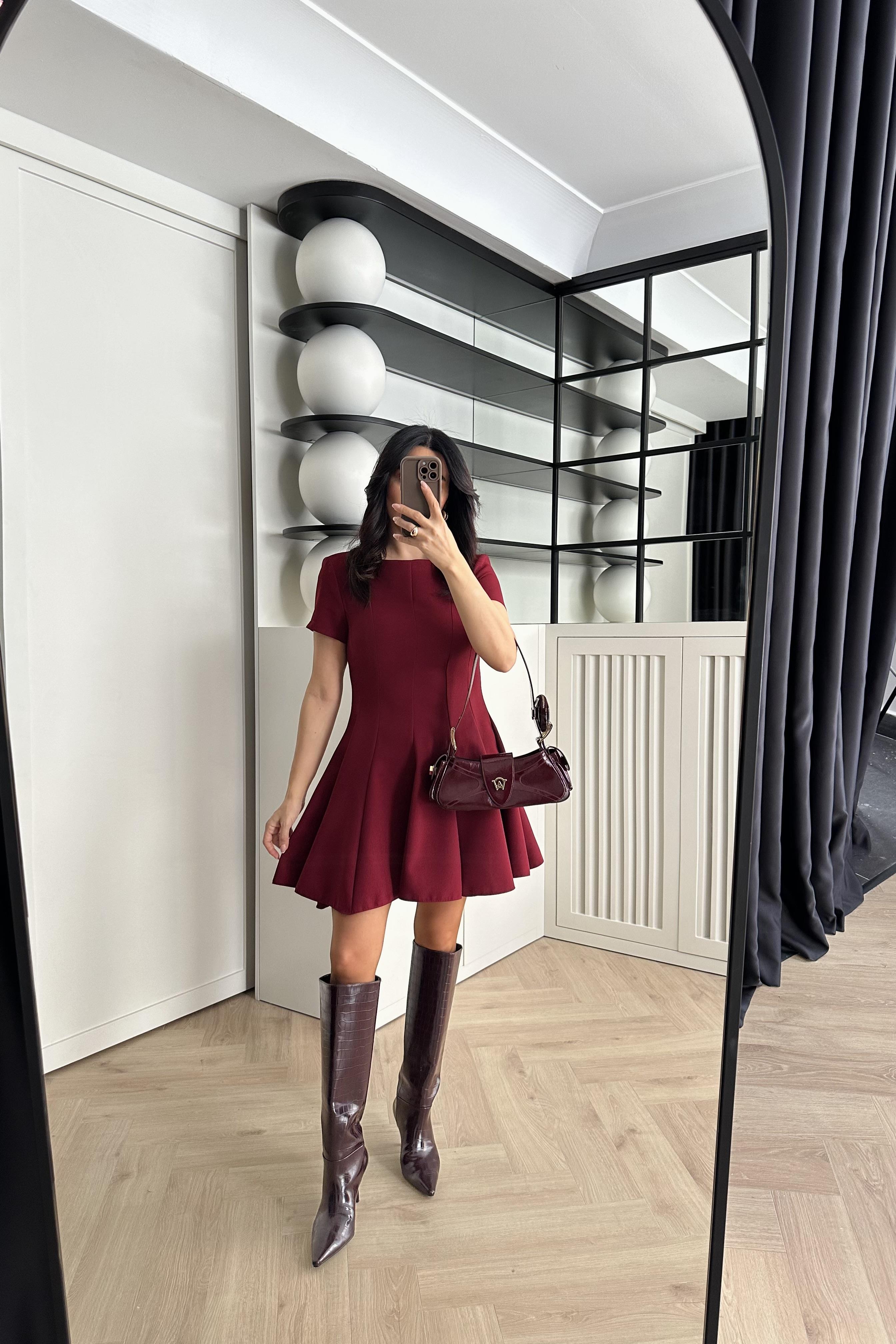 Bordo Volanlı Kısa Elbise