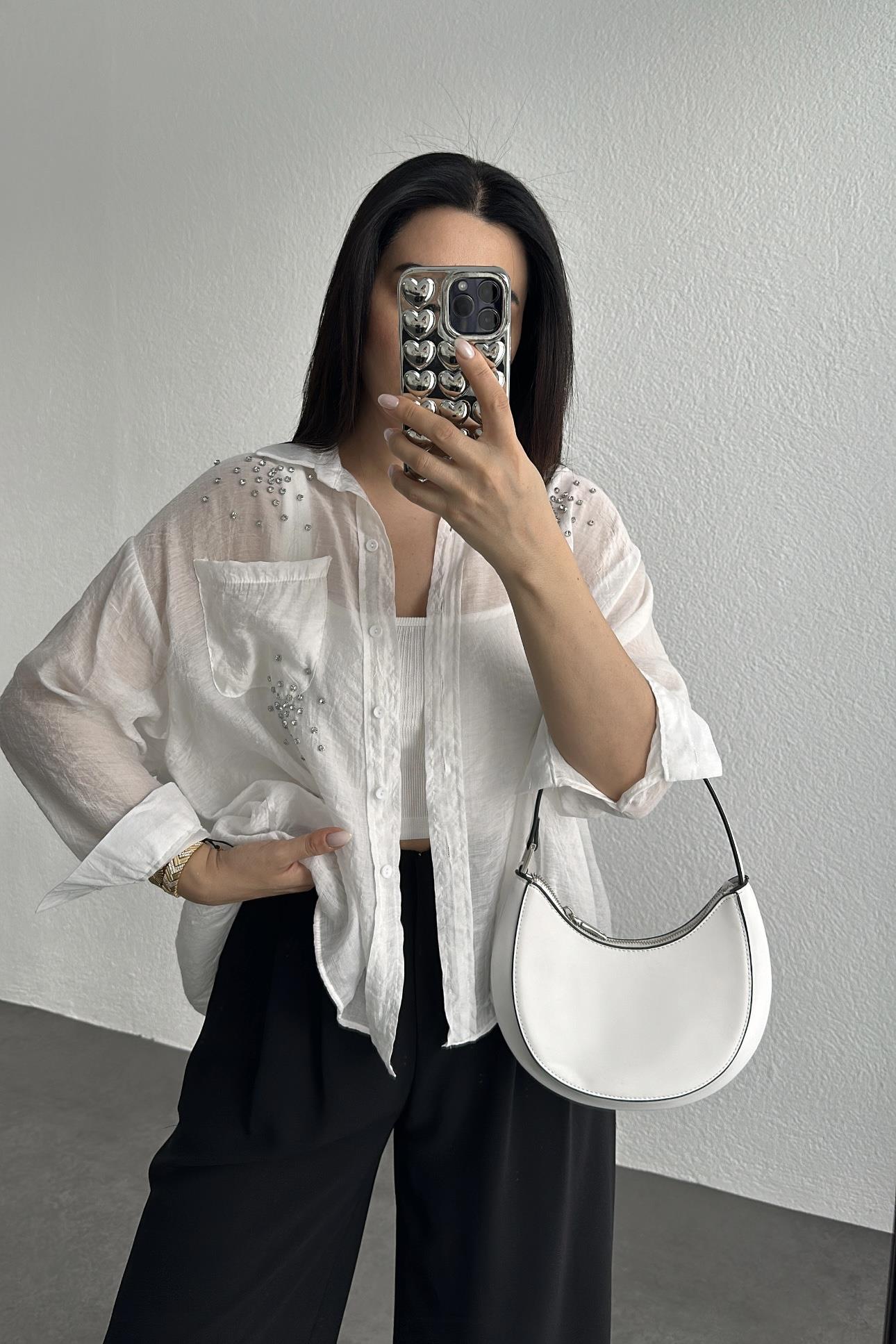 Çakım Taş Detaylı Beyaz Gömlek