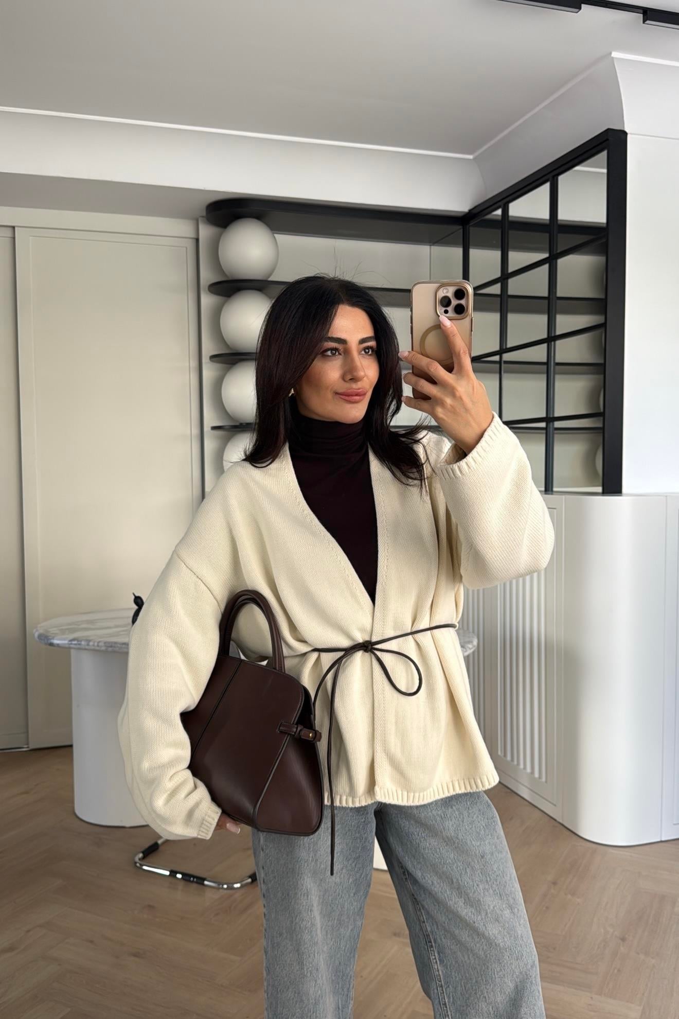 EKRU BELDEN BAĞLAMALI TRİKO HIRKA 