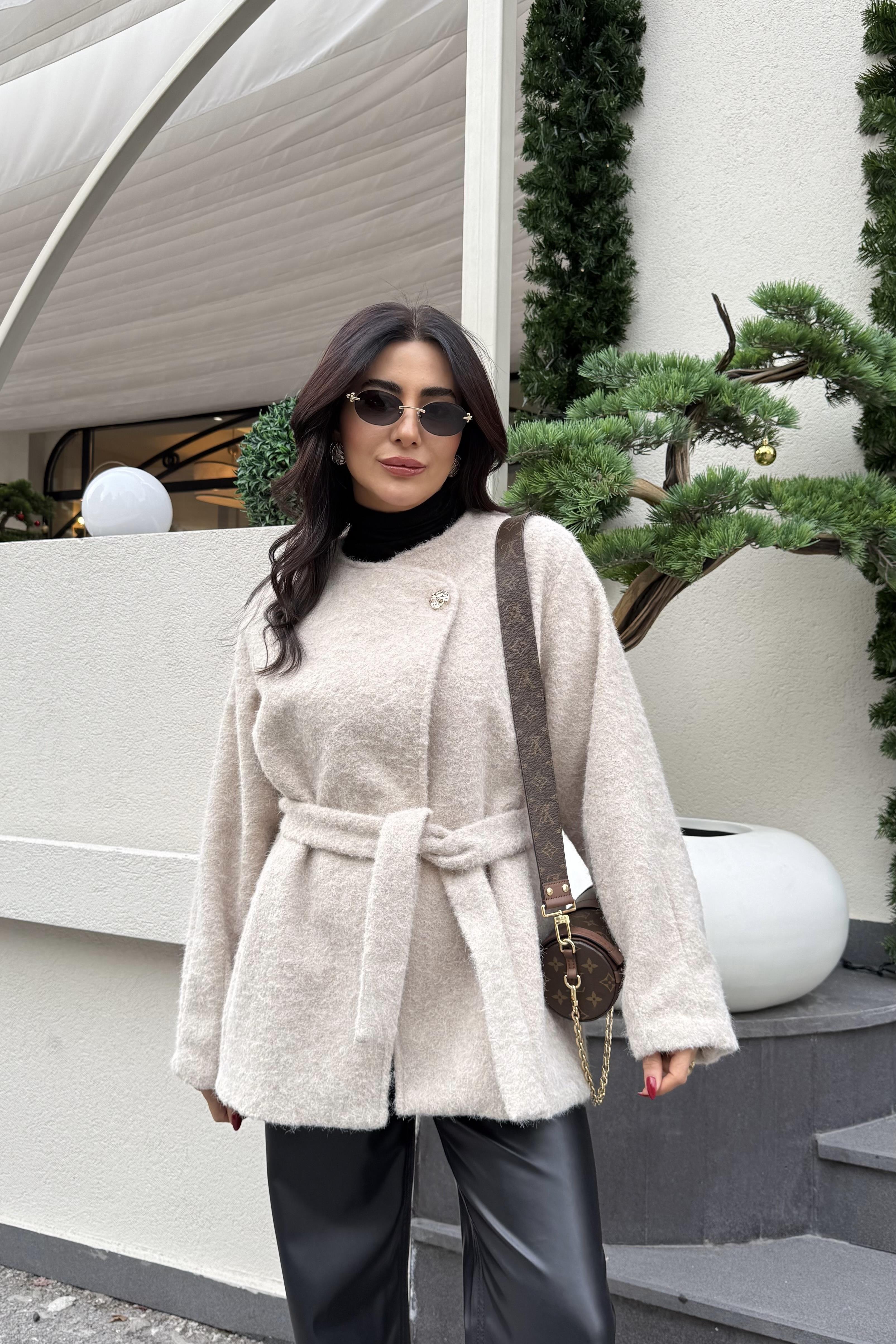 EKRU DÜĞME DETAYLI PELUŞ CEKET