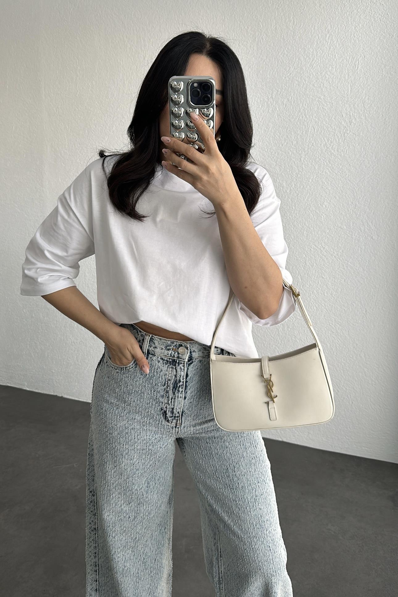 Ekru Renk Rahat Kalıp Basic Tişört