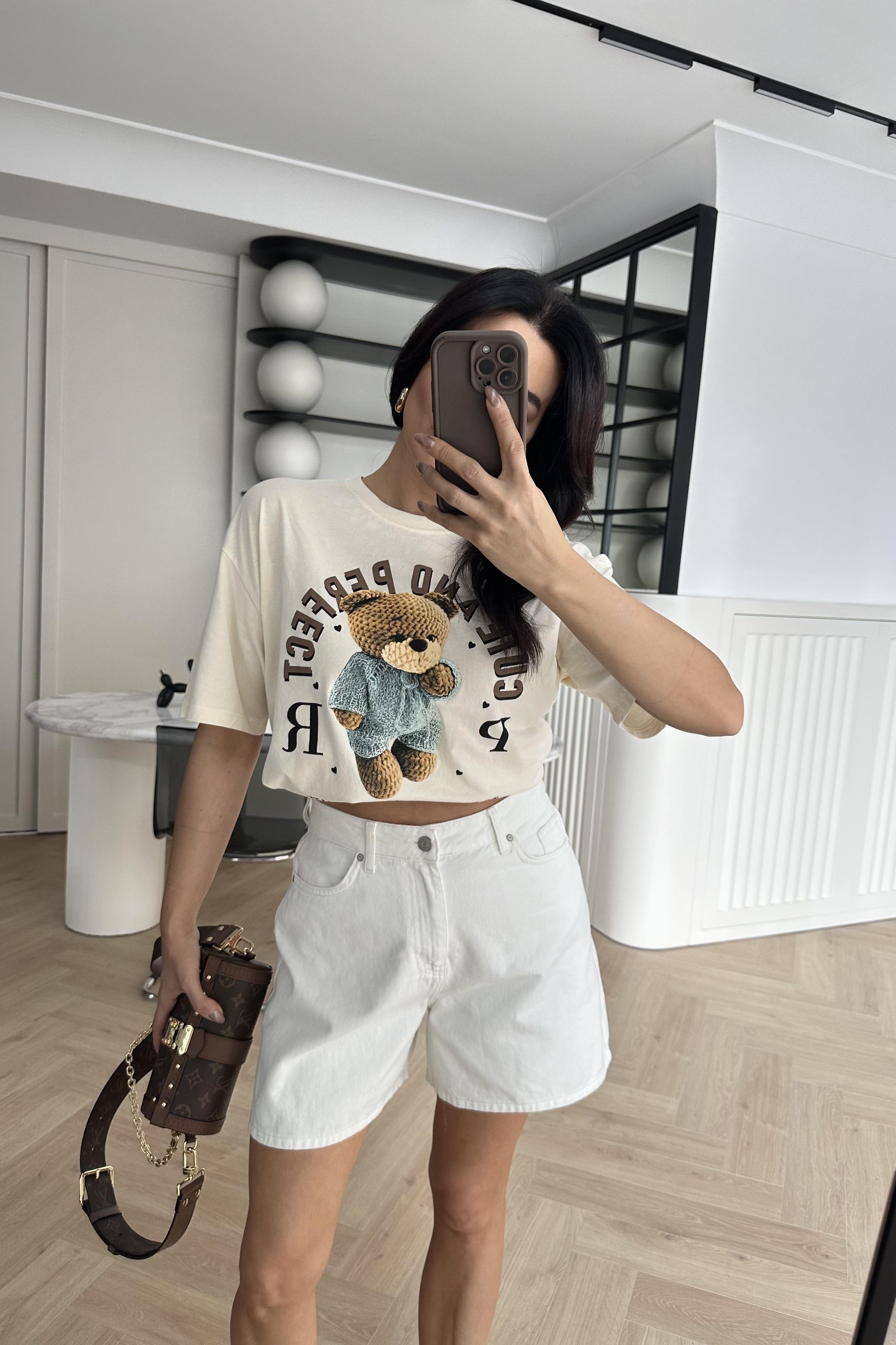 Ekru Şehir Boy Mom Şort