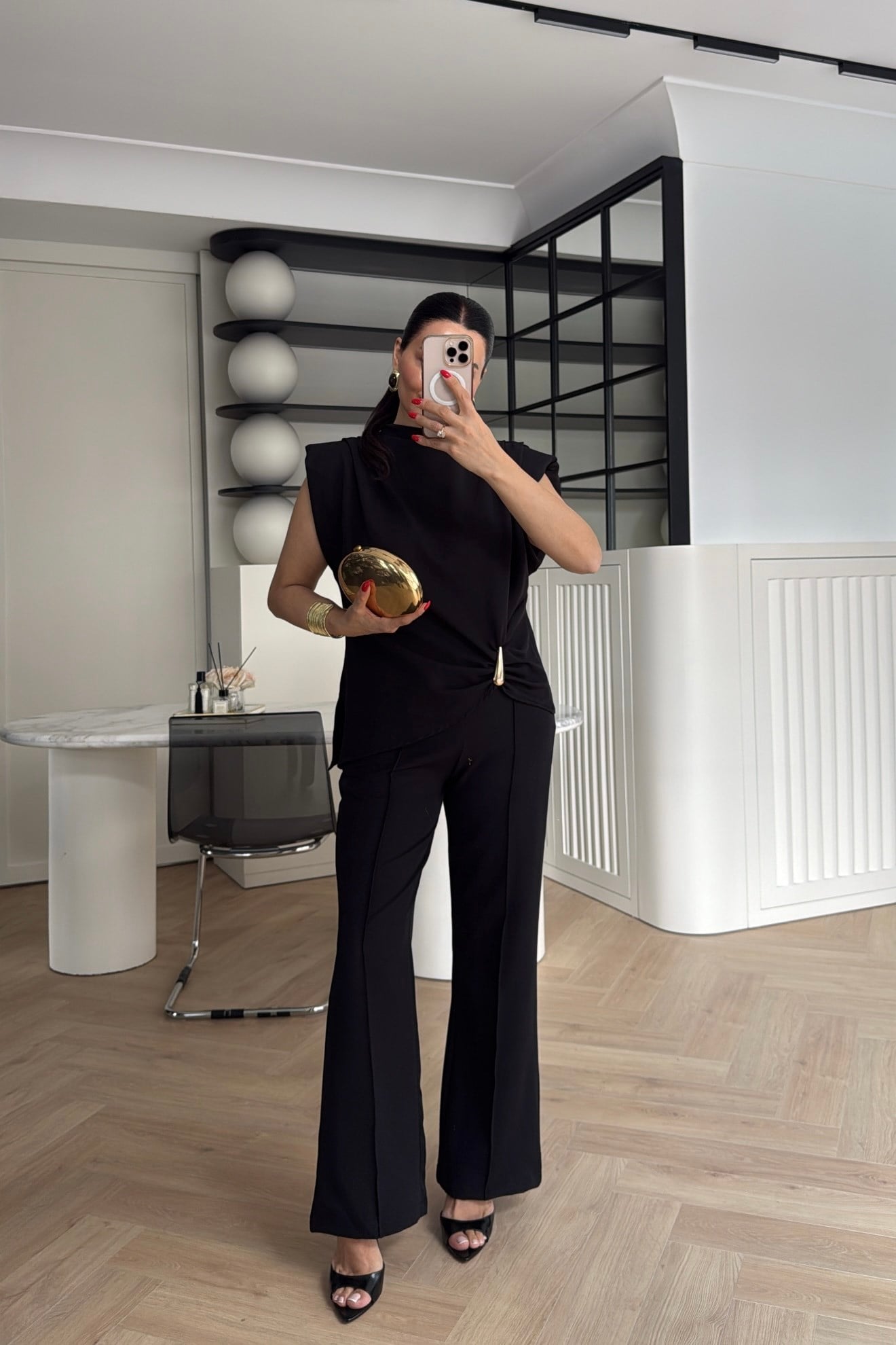 GOLD AKSESUARLI BLUZ PANTOLON TAKIM SİYAH