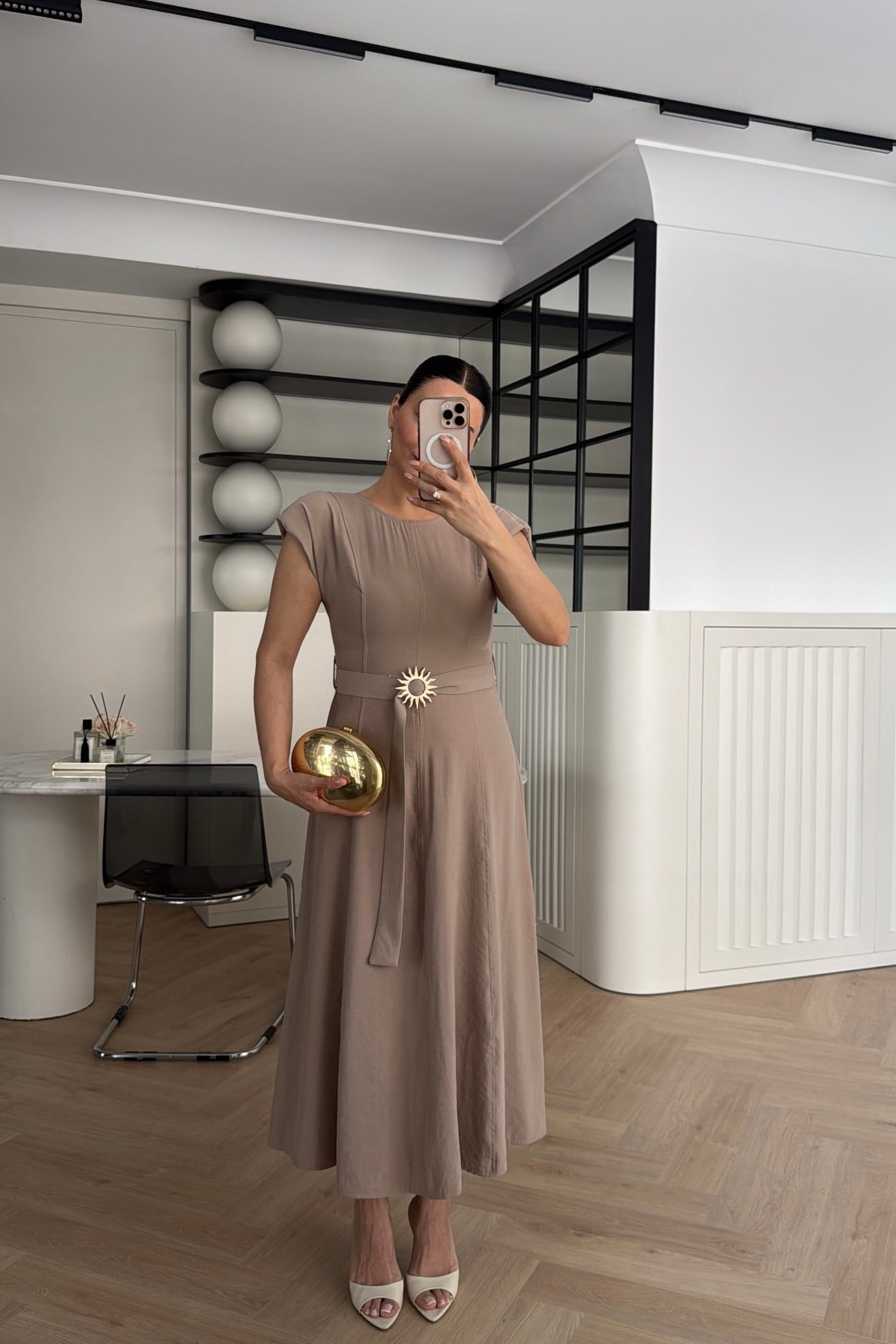 GÜNEŞ TOKALI MİDİ BOY ELBİSE BEJ 