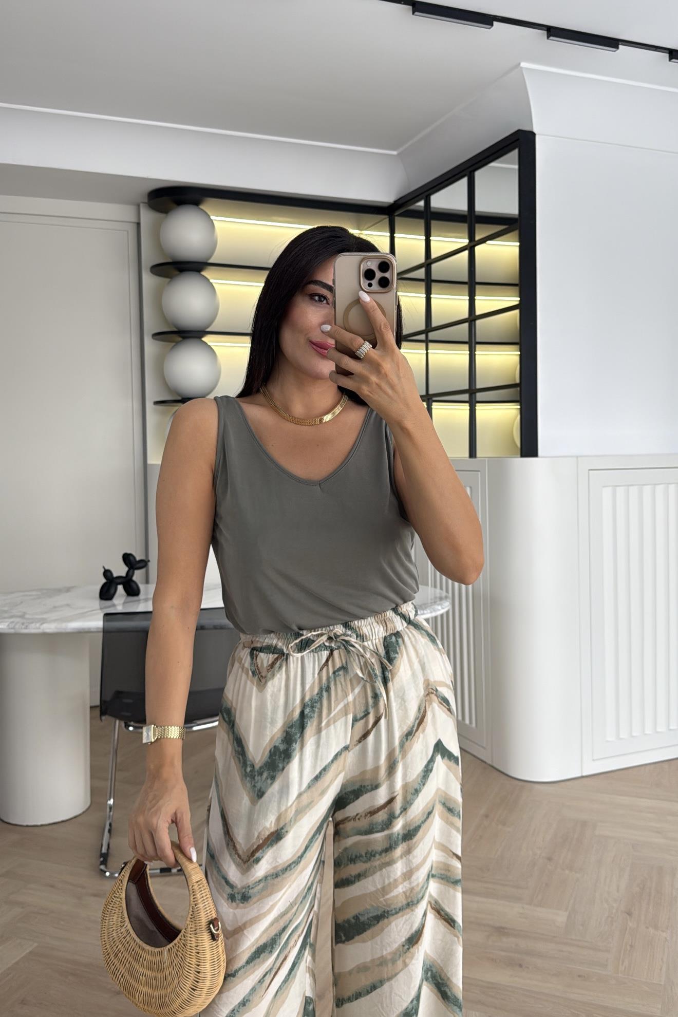 HAKİ KOLSUZ MODAL KUMAŞ ATLET