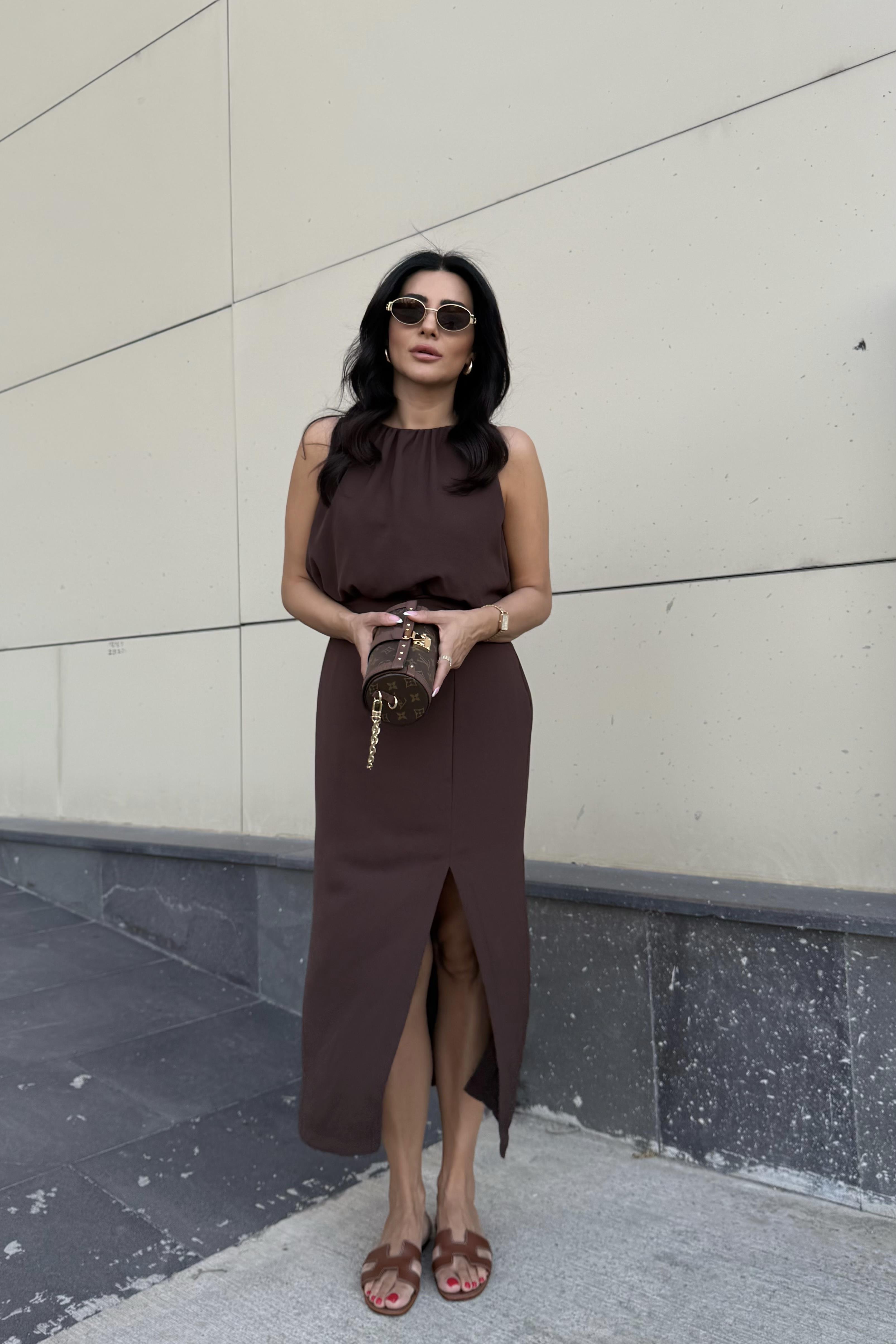 Kahve Astarlı Yırtmaçlı Elbise