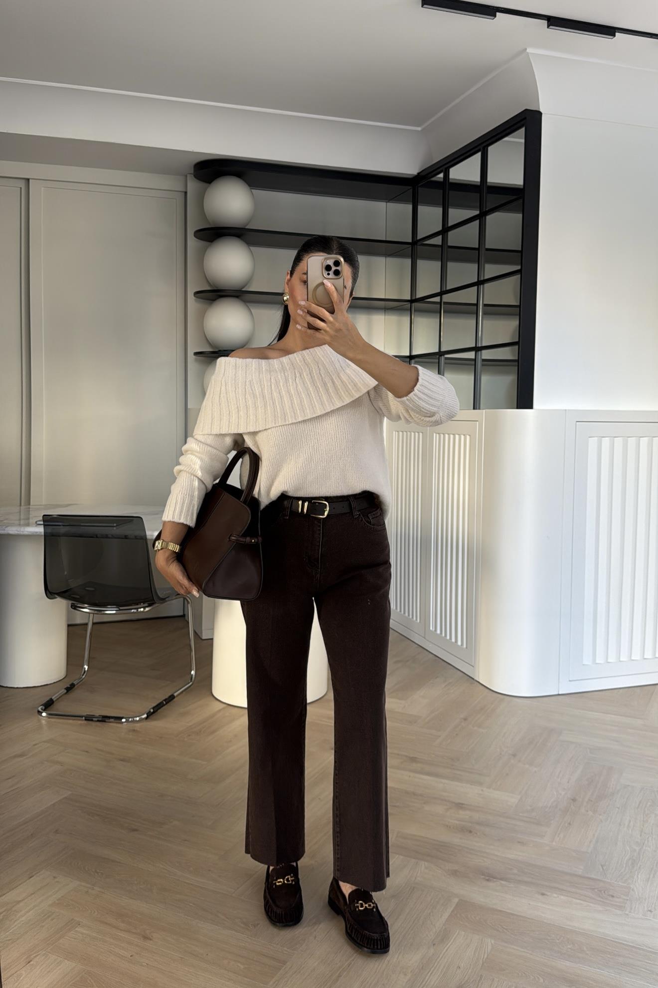 KAHVE KEMERLİ KESİK PAÇA HAFİF LİKRALI JEAN