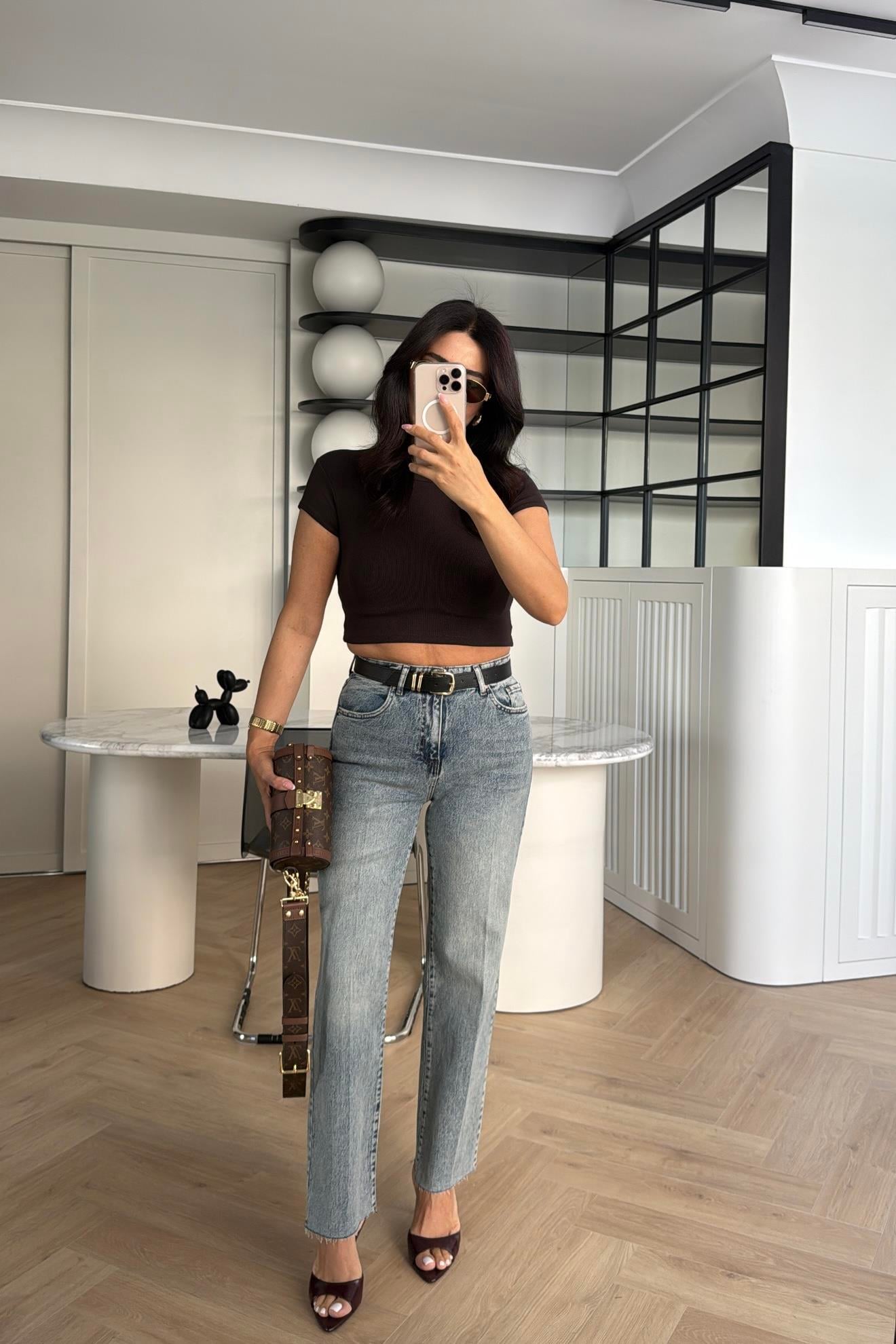 KEMERLİ KESİK PAÇA JEAN AÇIK MAVİ 