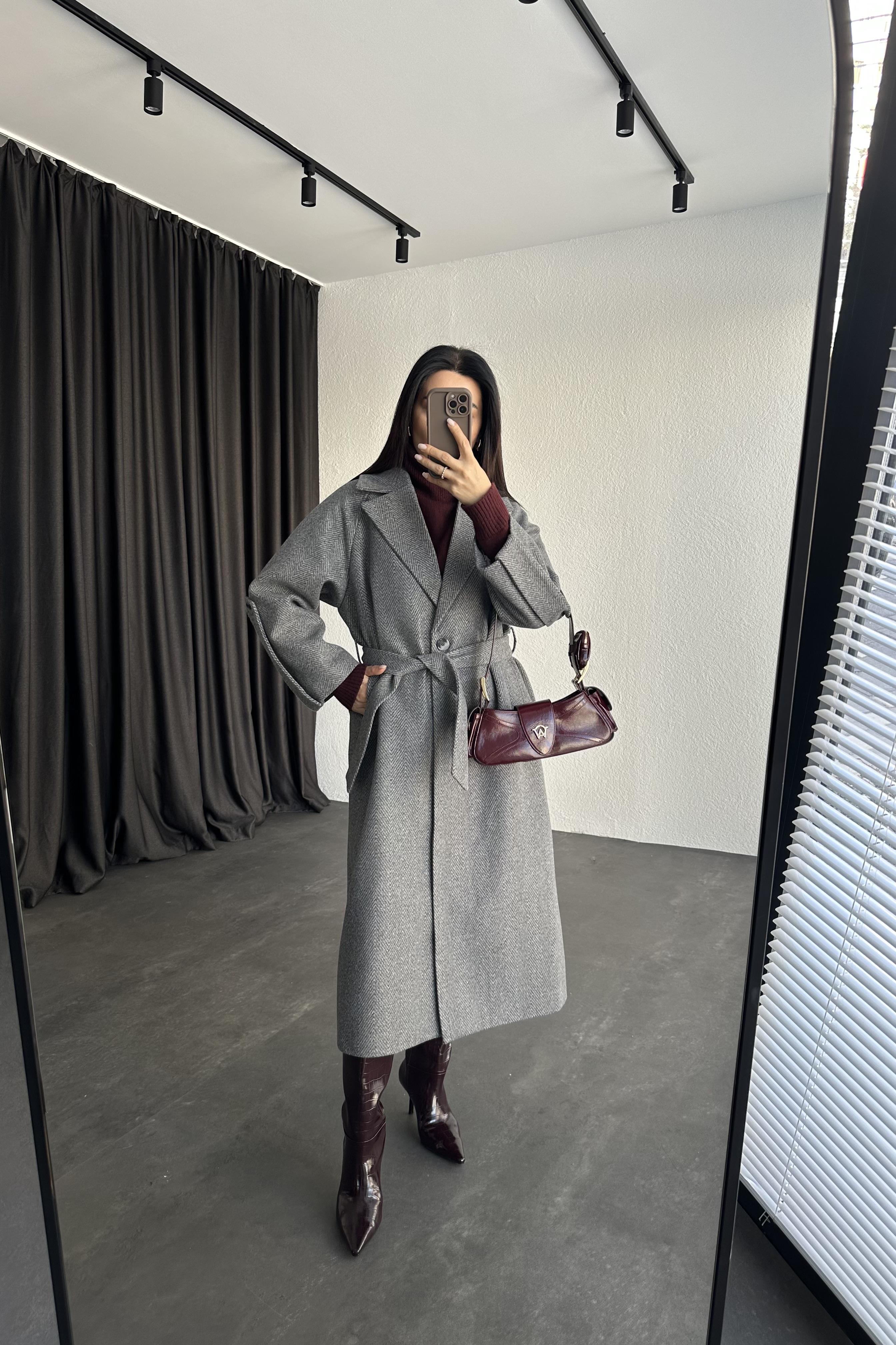Kol Detay Antrasit Renk Balıksırtı Premium Kaşe Kaban