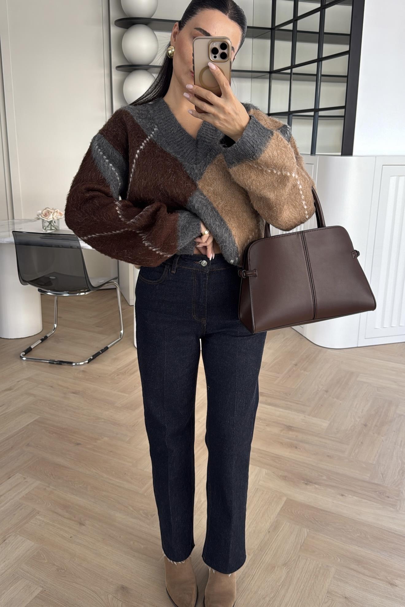 KOYU LACİ DİKİŞLİ KESİK PAÇA JEAN 