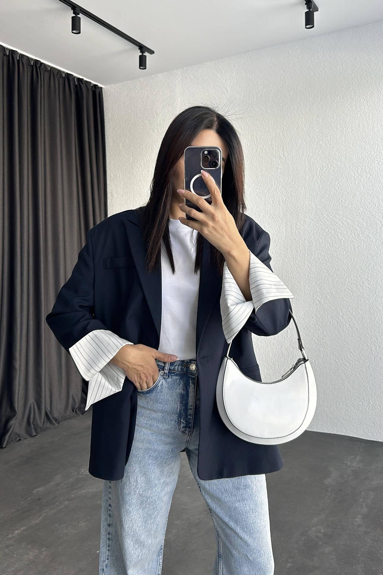Lacivert Astarlı Oversize Kol Detaylı Blazer Ceket