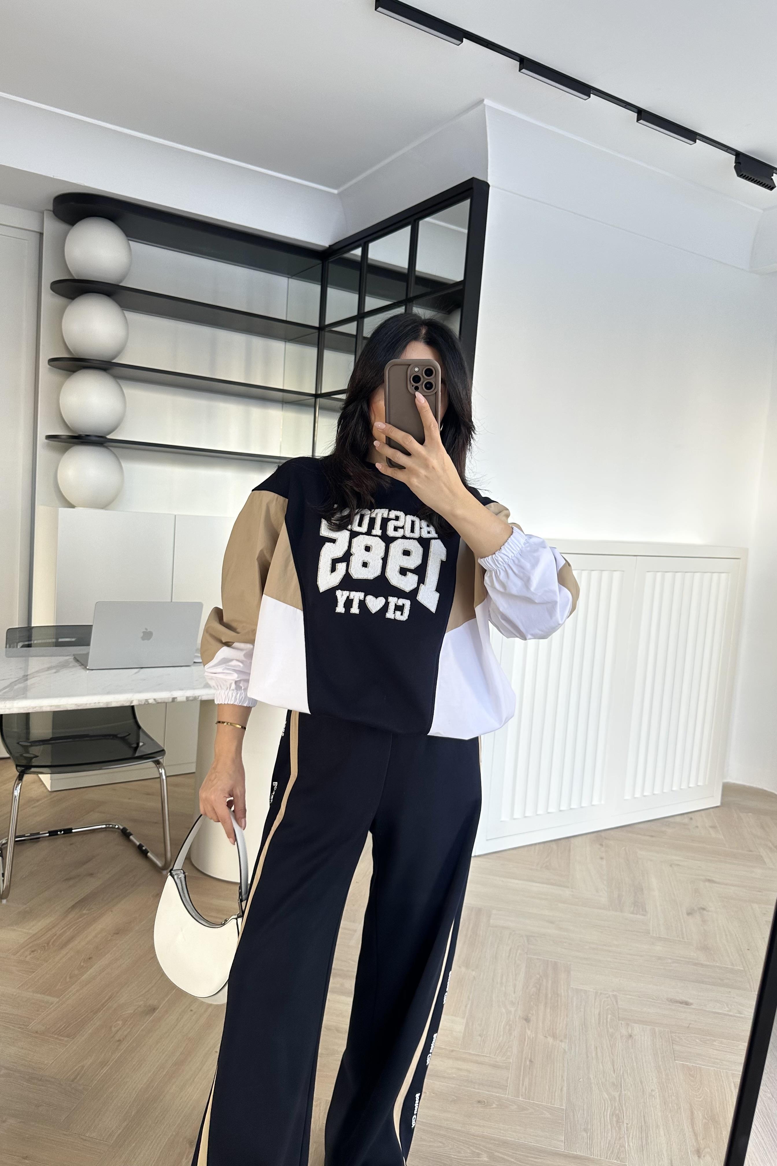 Lacivert Nakış Detaylı Sweatshirt 