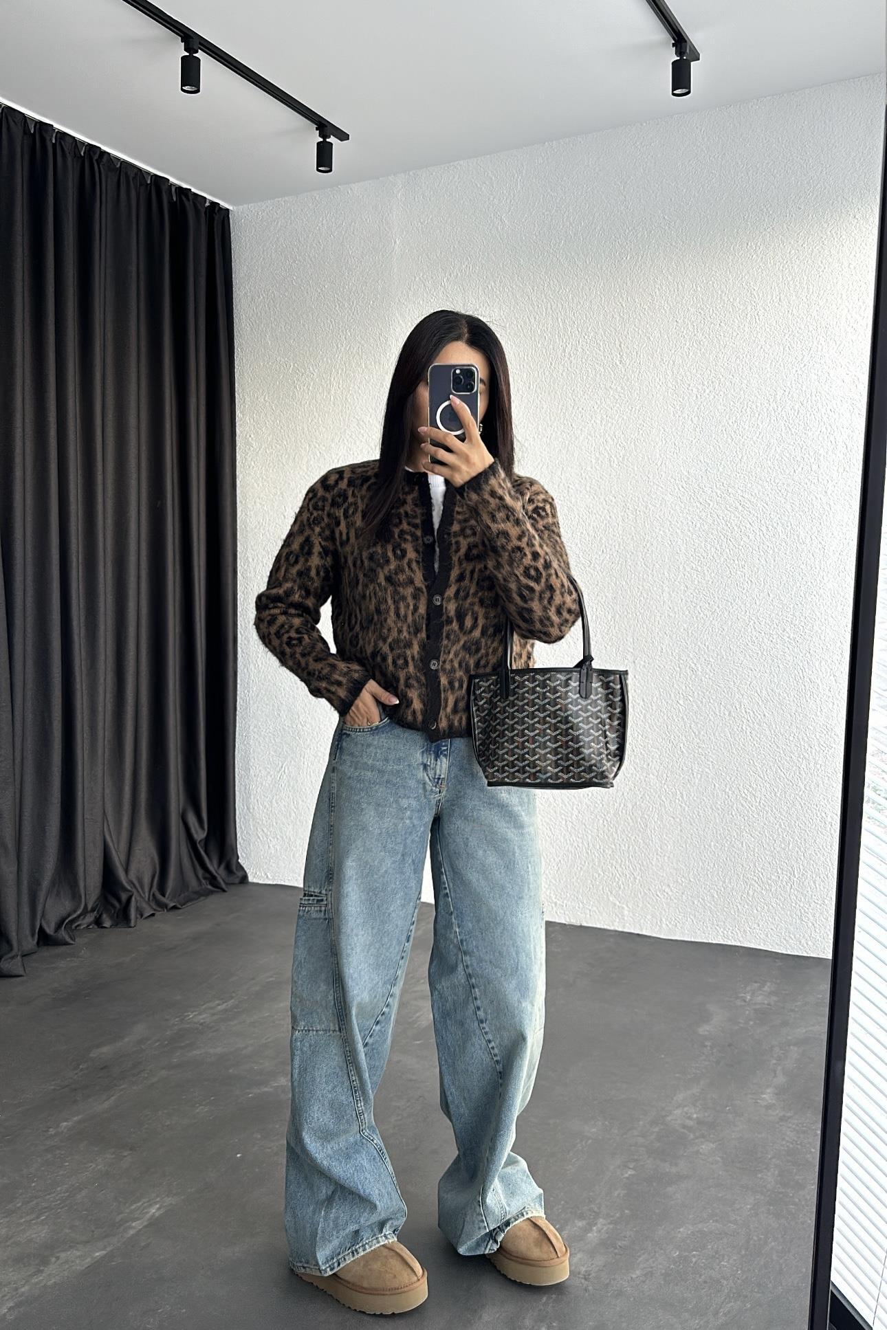 Marka Etiketli Kartlı Şardonlu Leopar Hırka 