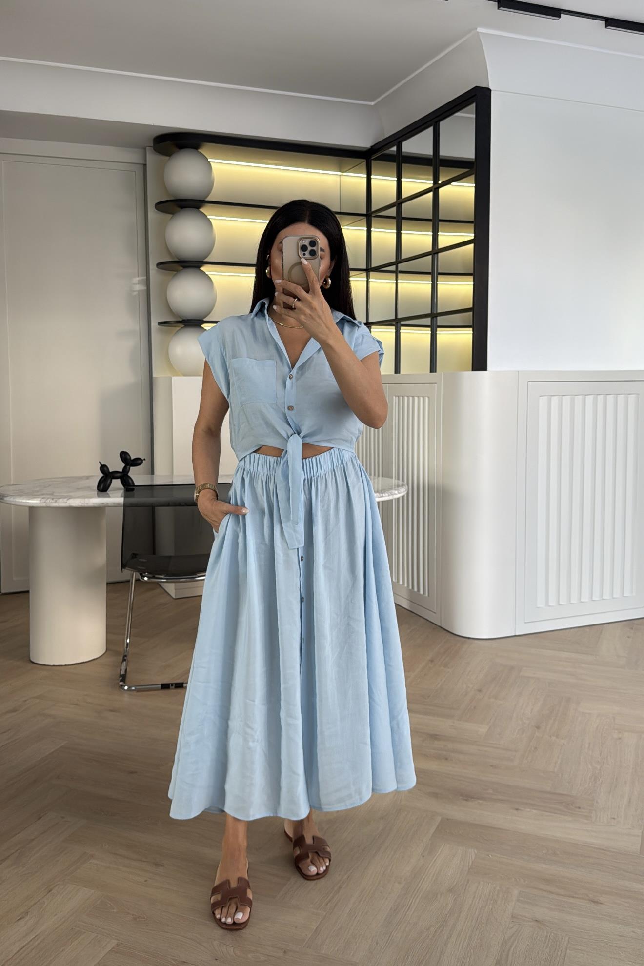 MAVİ TENSEL KUMAŞ ÖNDEN DÜĞMELİ ELBİSE