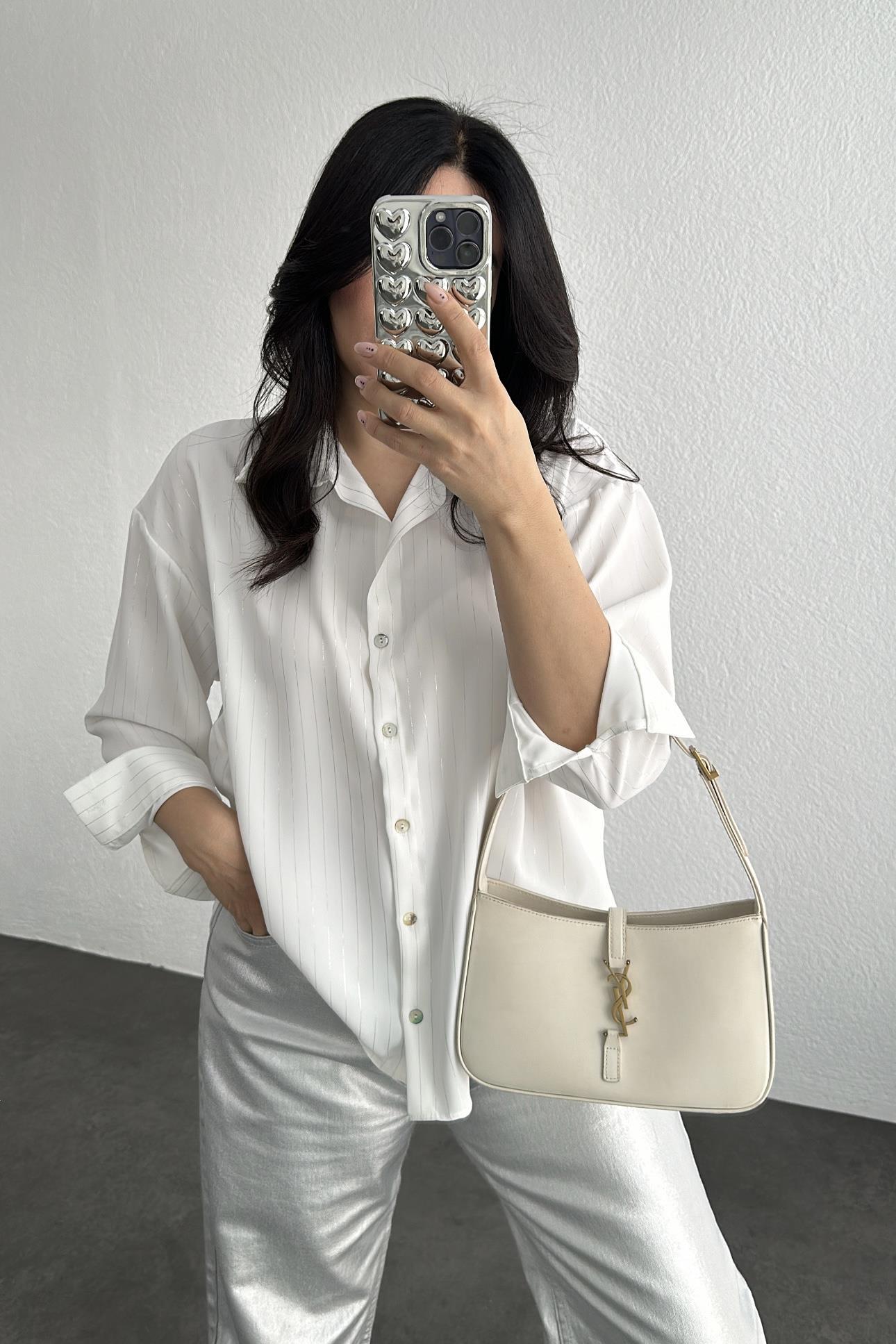 Özel Seri Gümüş Çizgili Tasarım Beyaz Gömlek